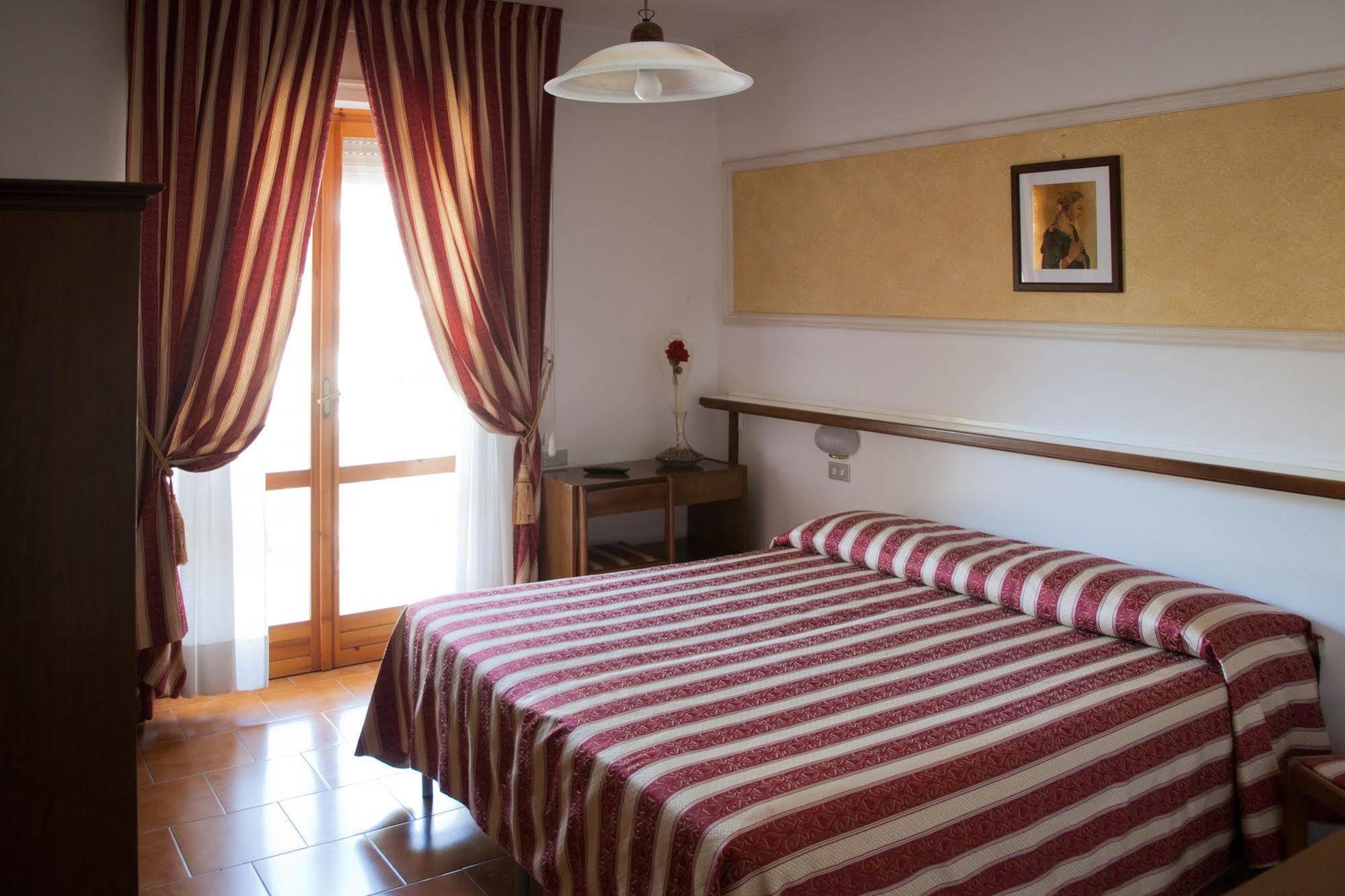 Hotel Vignola Assisi Exterior foto