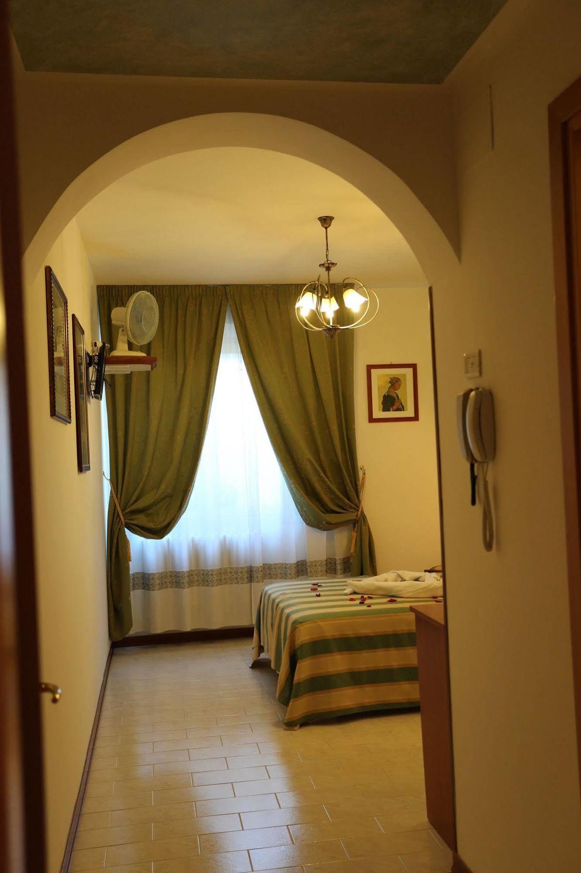 Hotel Vignola Assisi Exterior foto